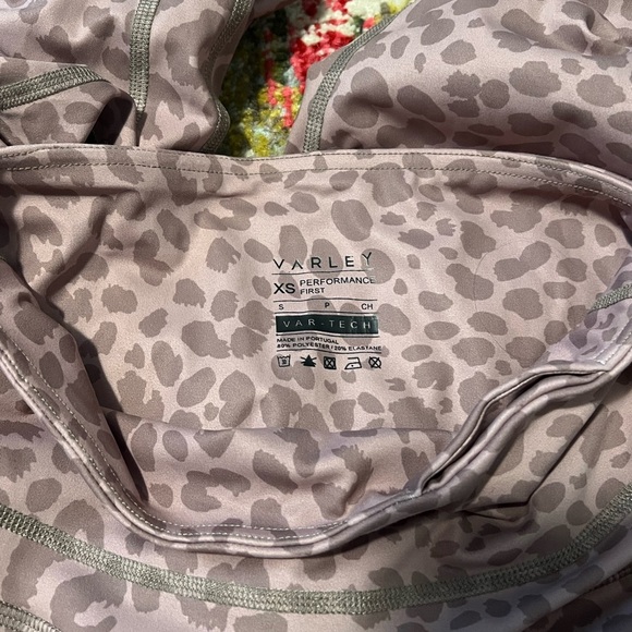 Matching Varley blush leopard print workout set, size XS, GUC. Worn 2-3x. - Picture 4 of 6